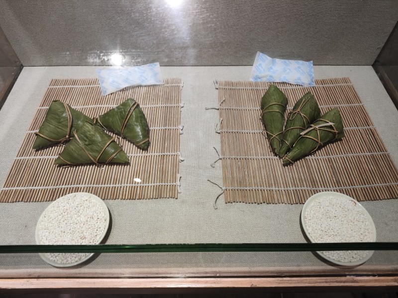 左:北京红枣粽;右:武汉小角粽