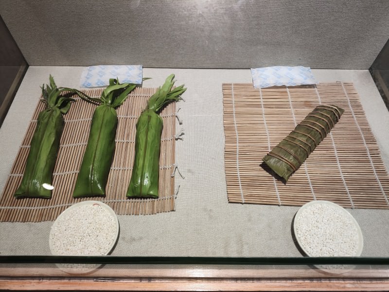 左:沈阳葡萄干粽;右:河南粽